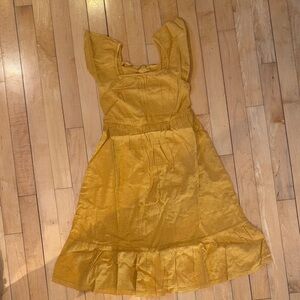 Old Navy Kids Dress in Mustard Yellow Girls size M flutter sleeves smocked waist